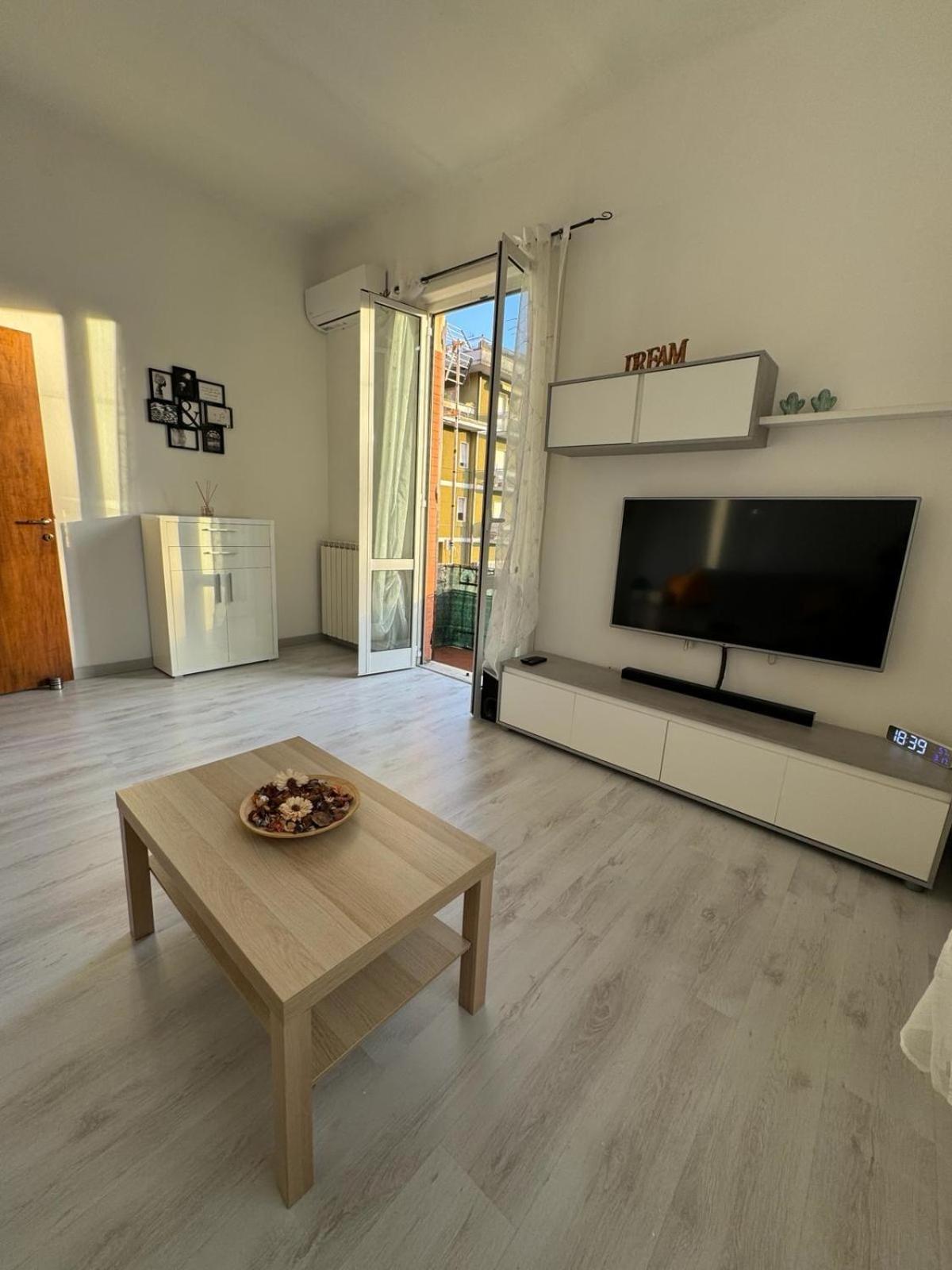 La Casa Di Carlotta Lejlighed Ceparana Eksteriør billede