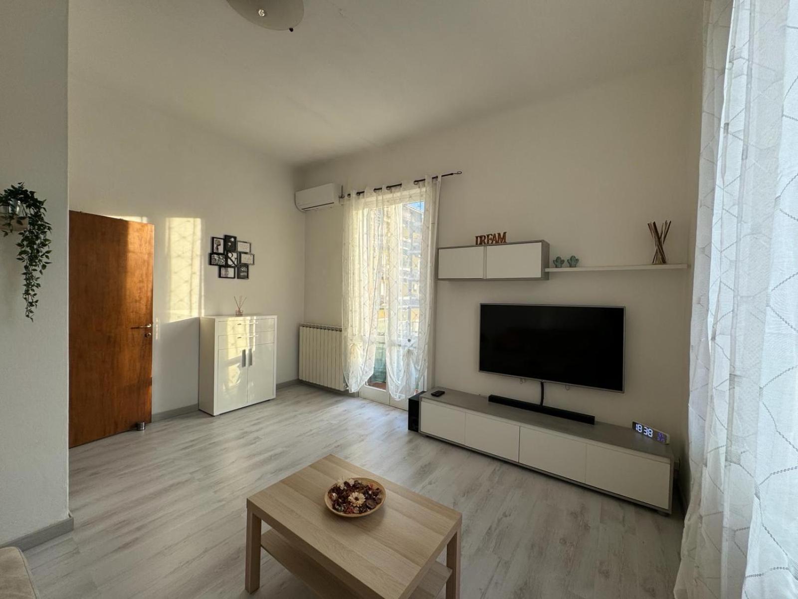 La Casa Di Carlotta Lejlighed Ceparana Eksteriør billede